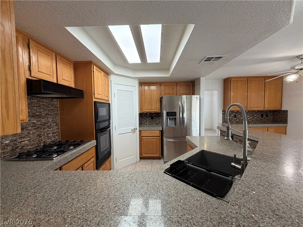 8852 Polo Bay, Las Vegas, NV 89117