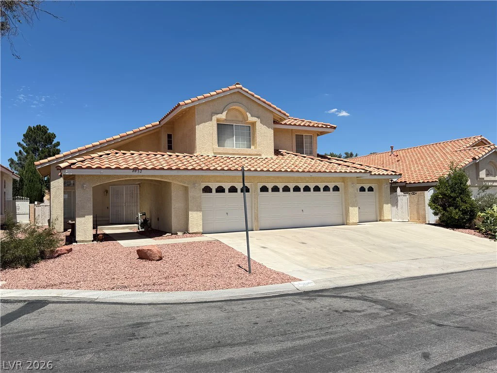 8852 Polo Bay, Las Vegas, NV 89117