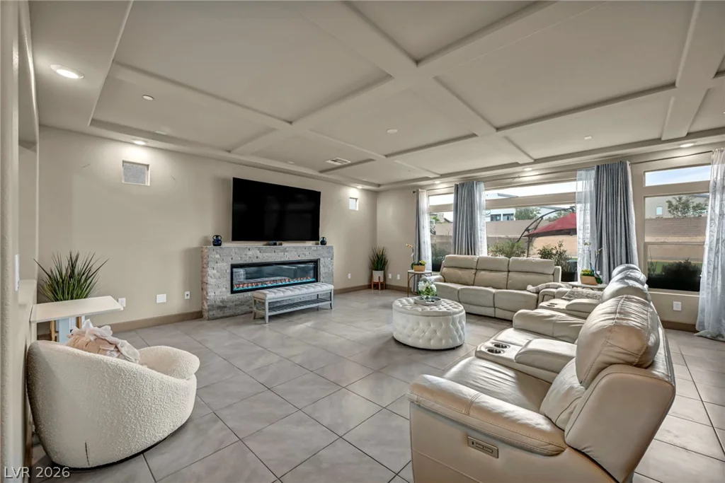 8557 Pioneer, Las Vegas, NV 89113