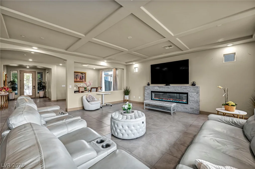 8557 Pioneer, Las Vegas, NV 89113