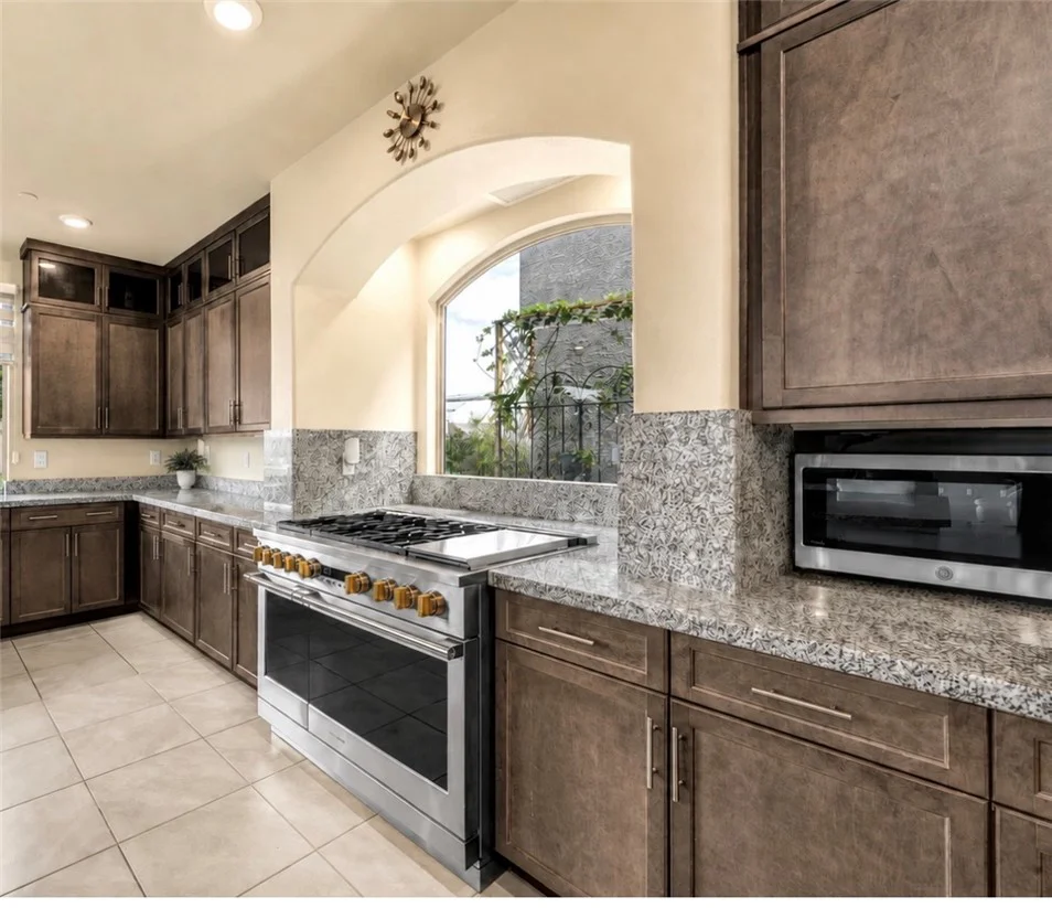 8557 Pioneer, Las Vegas, NV 89113