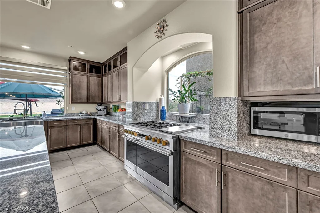 8557 Pioneer, Las Vegas, NV 89113
