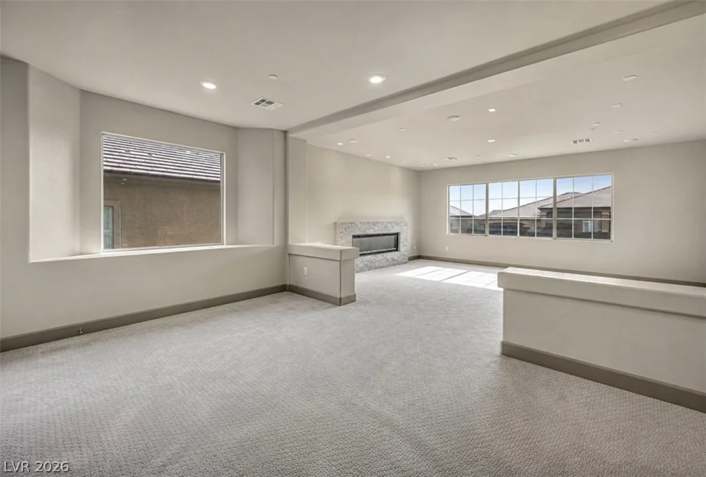 8557 Pioneer, Las Vegas, NV 89113