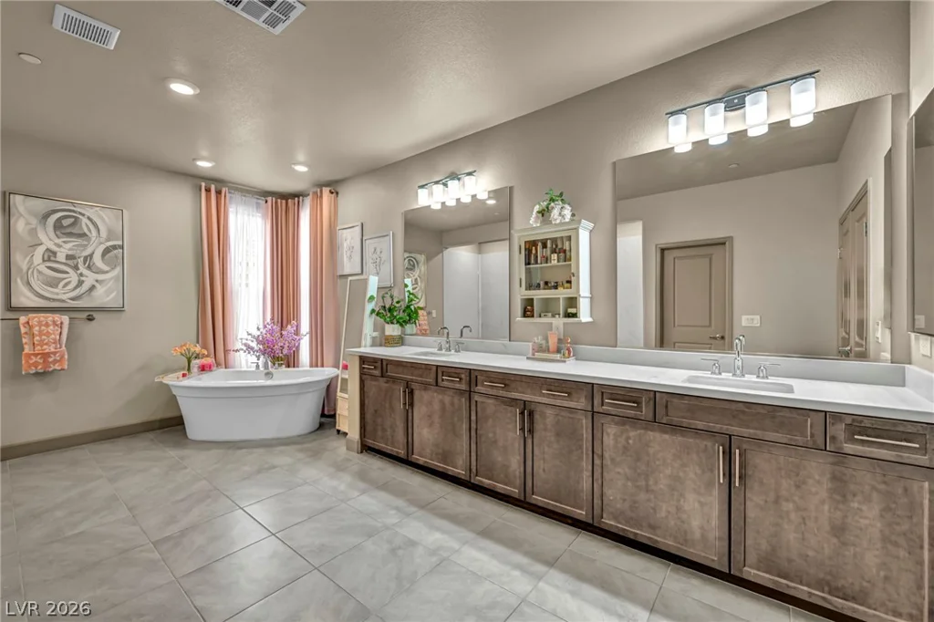 8557 Pioneer, Las Vegas, NV 89113