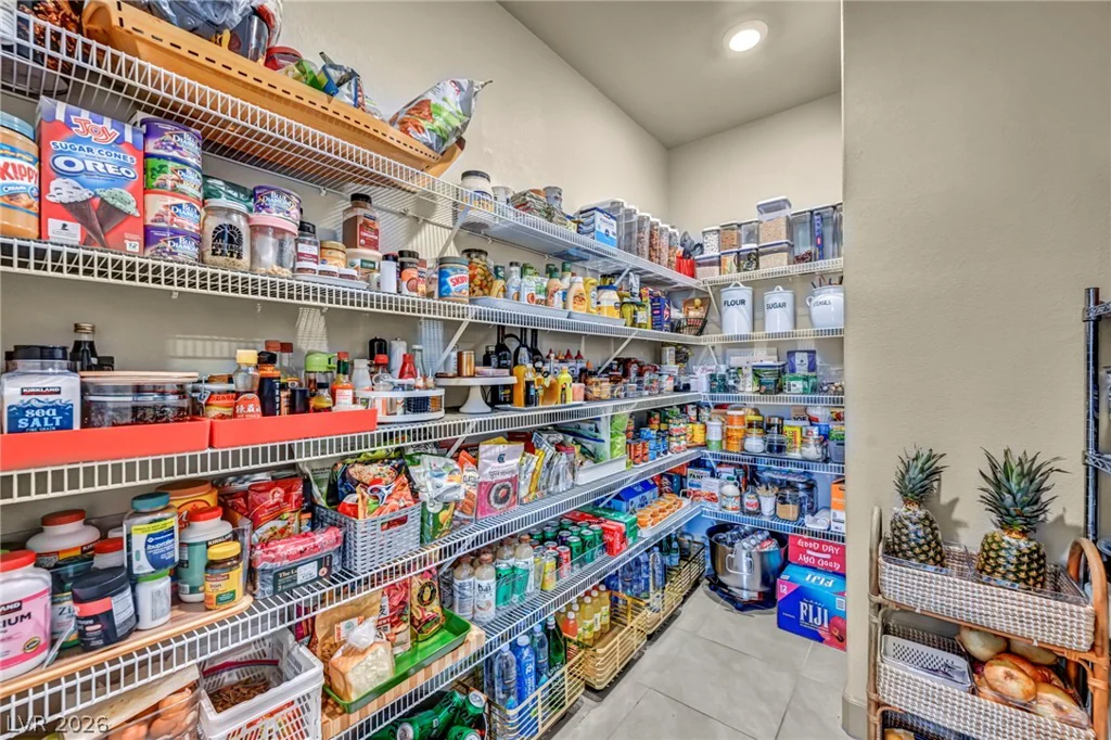 8557 Pioneer, Las Vegas, NV 89113