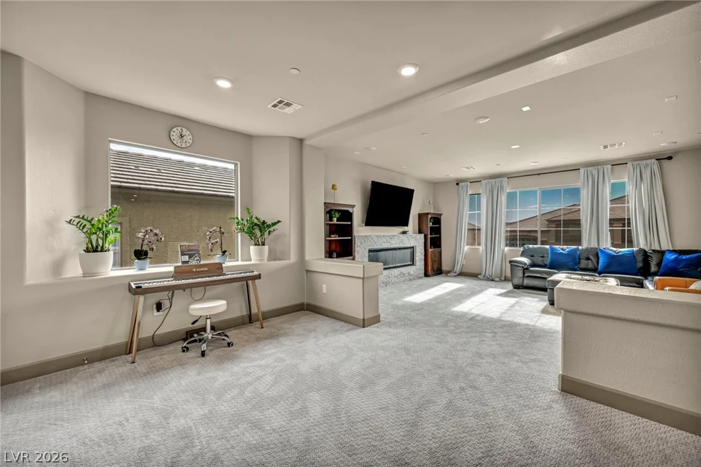 8557 Pioneer, Las Vegas, NV 89113
