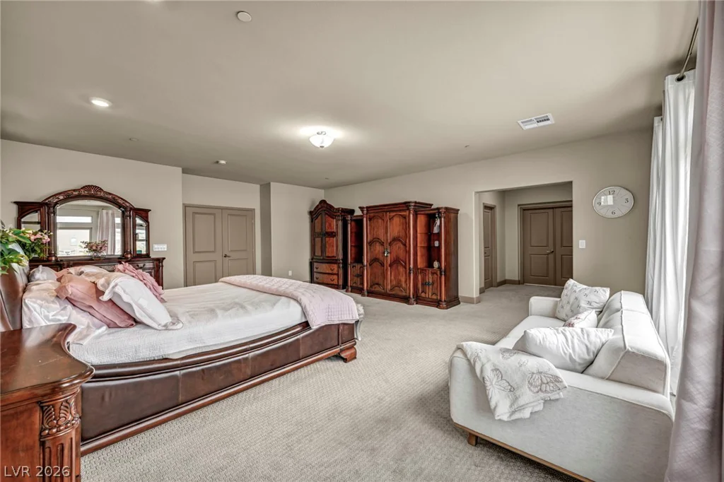 8557 Pioneer, Las Vegas, NV 89113