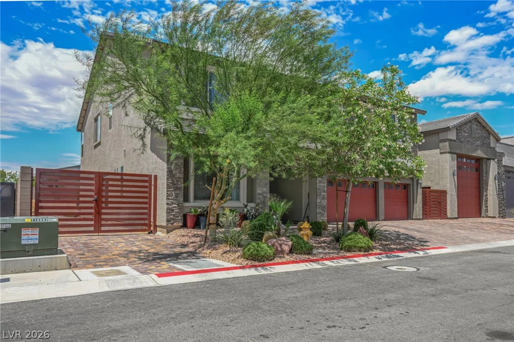8557 Pioneer, Las Vegas, NV 89113