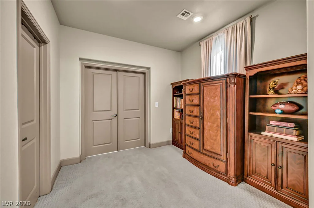 8557 Pioneer, Las Vegas, NV 89113