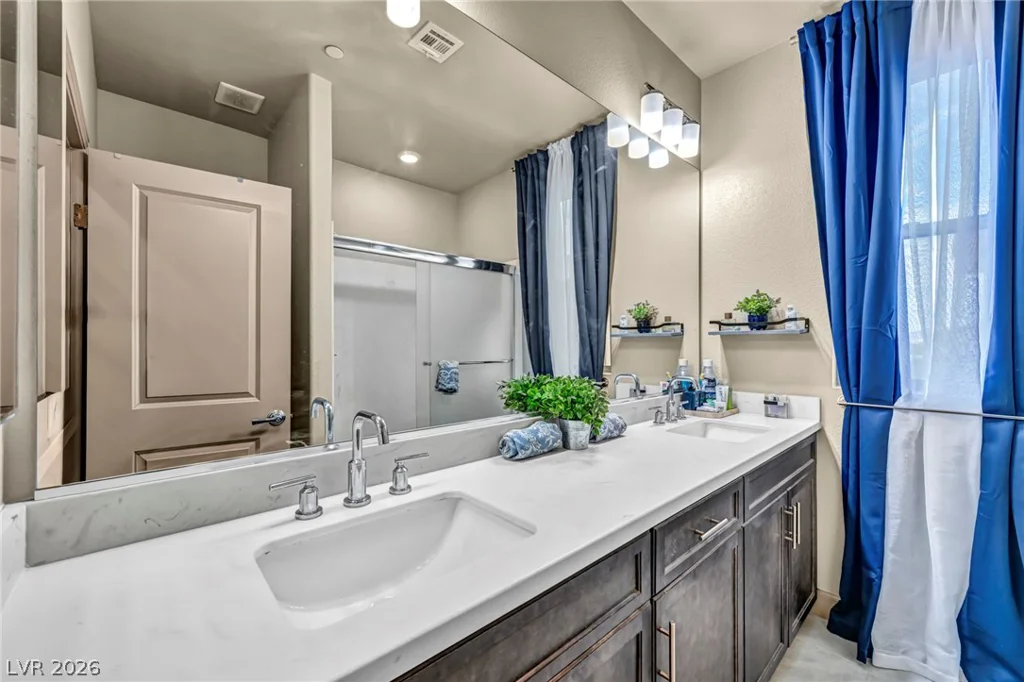 8557 Pioneer, Las Vegas, NV 89113
