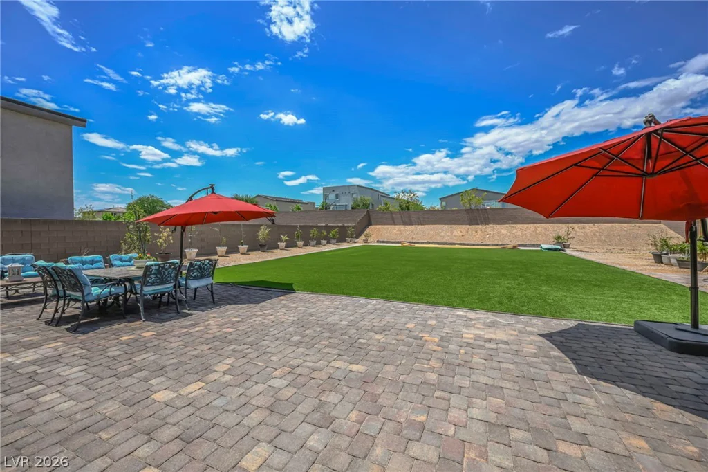 8557 Pioneer, Las Vegas, NV 89113