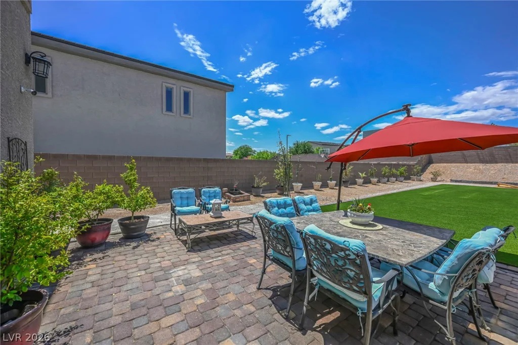 8557 Pioneer, Las Vegas, NV 89113