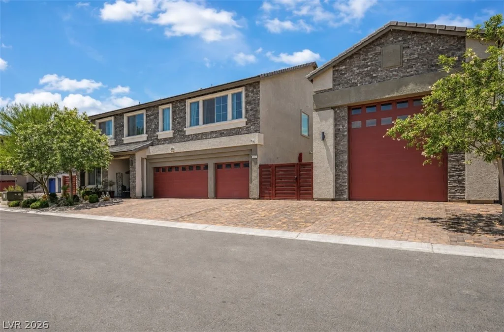 8557 Pioneer, Las Vegas, NV 89113