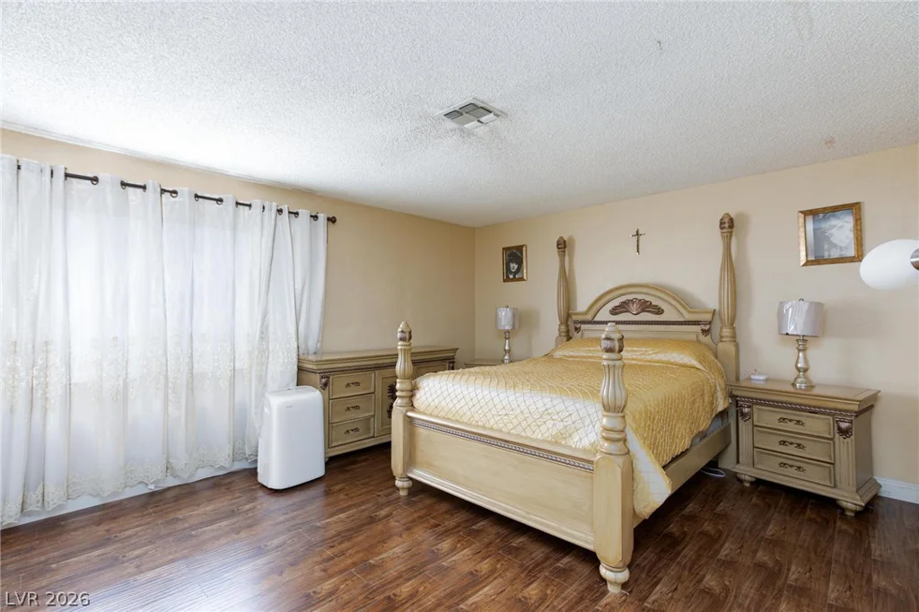 2201 Alia, Las Vegas, NV 89102