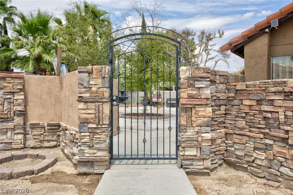 2201 Alia, Las Vegas, NV 89102