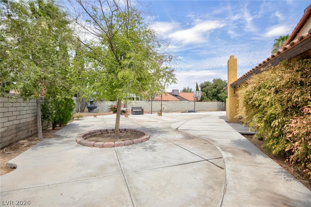 2201 Alia, Las Vegas, NV 89102