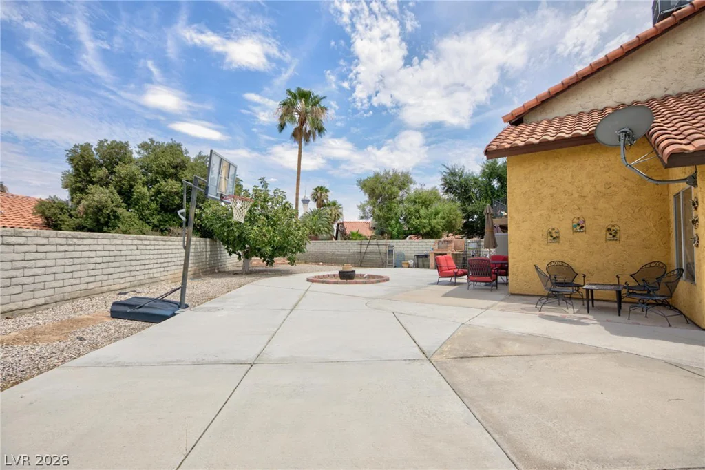 2201 Alia, Las Vegas, NV 89102