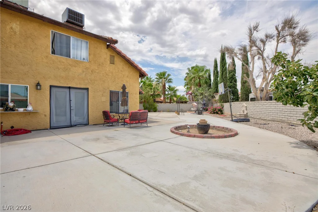2201 Alia, Las Vegas, NV 89102