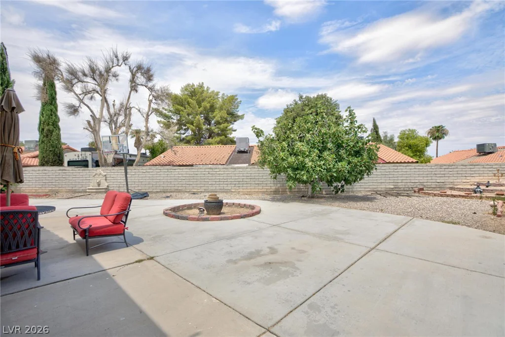2201 Alia, Las Vegas, NV 89102