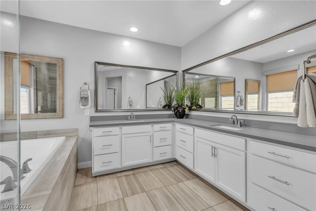 5927 Villa Loma, Las Vegas, NV 89148