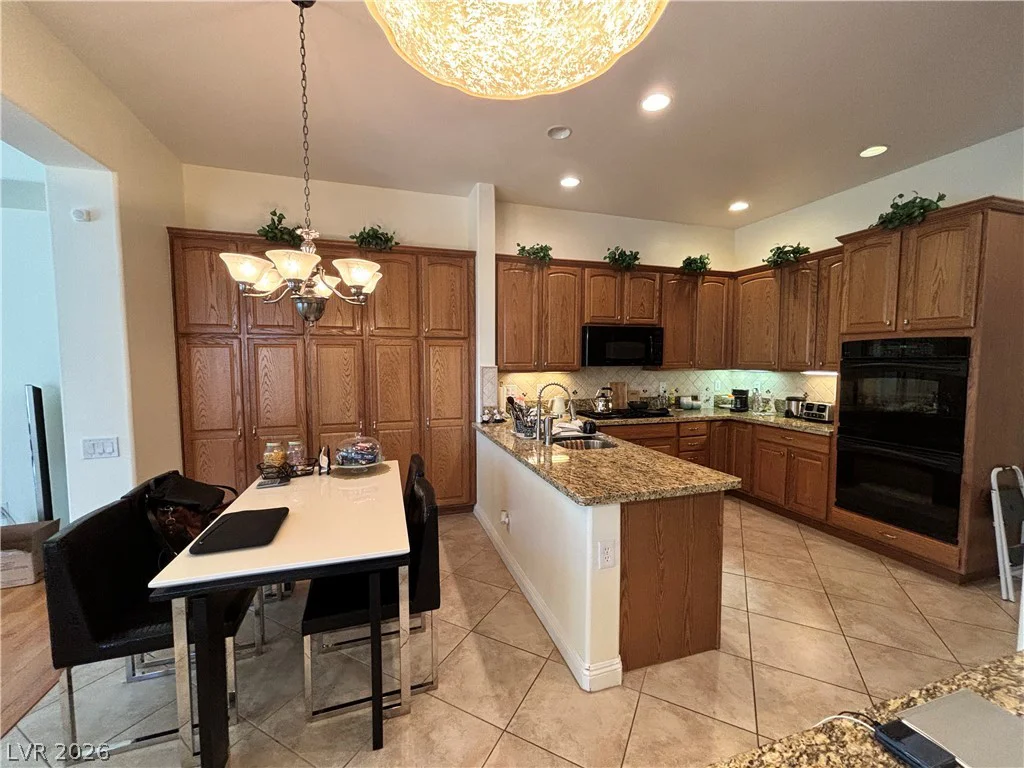 932 Viscanio, Las Vegas, NV 89138