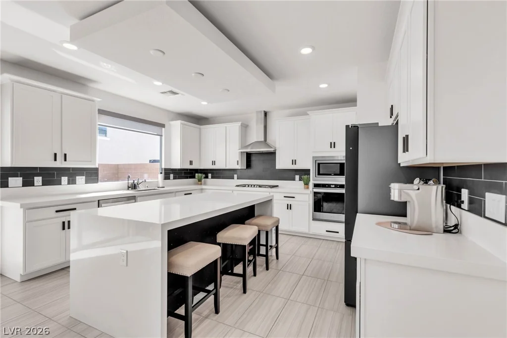 10122 Mystic Falls, Las Vegas, NV 89141