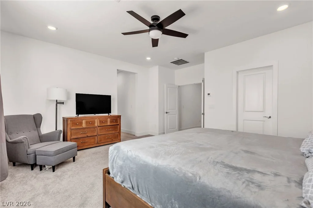 10122 Mystic Falls, Las Vegas, NV 89141