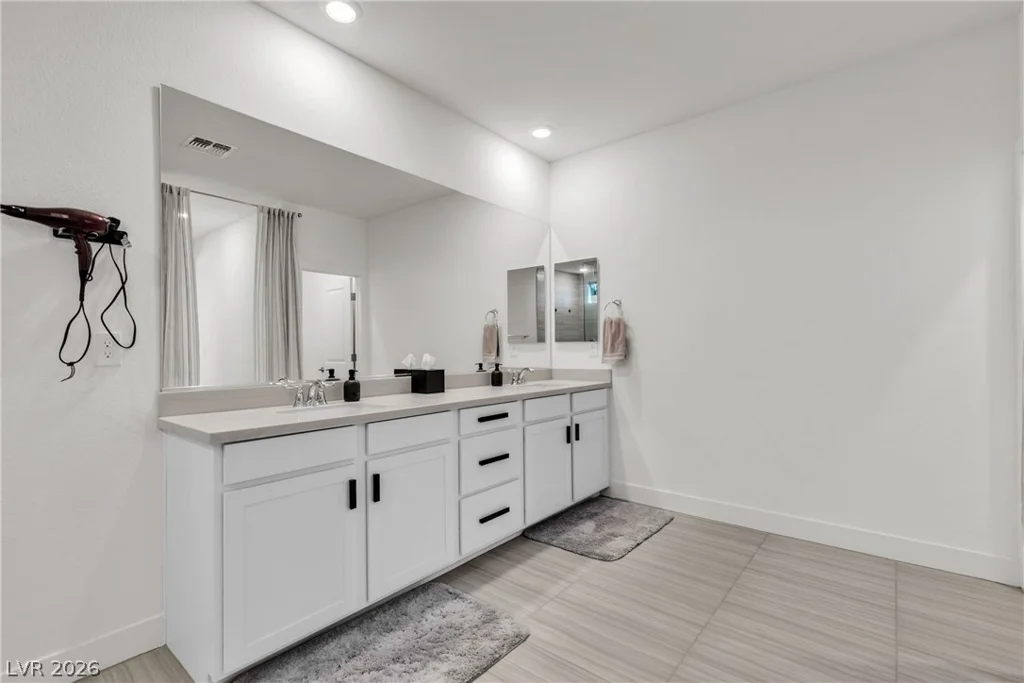 10122 Mystic Falls, Las Vegas, NV 89141