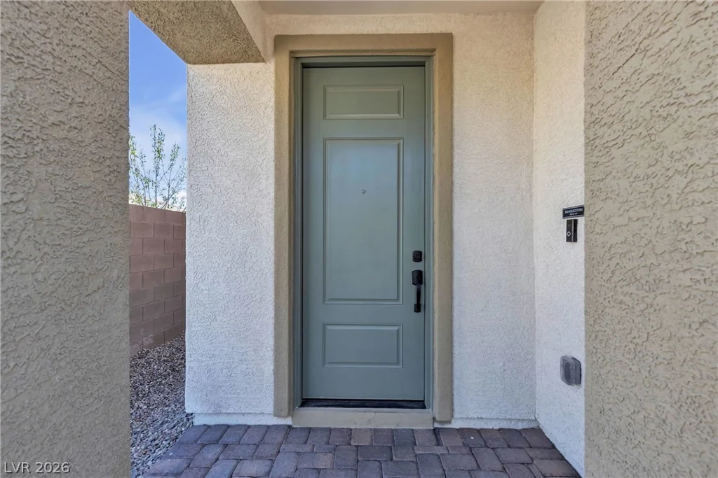 10122 Mystic Falls, Las Vegas, NV 89141