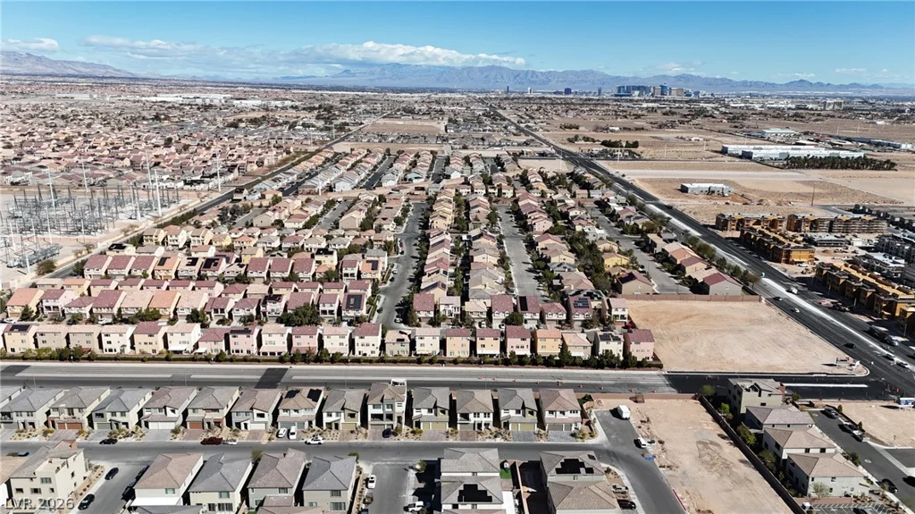 10122 Mystic Falls, Las Vegas, NV 89141