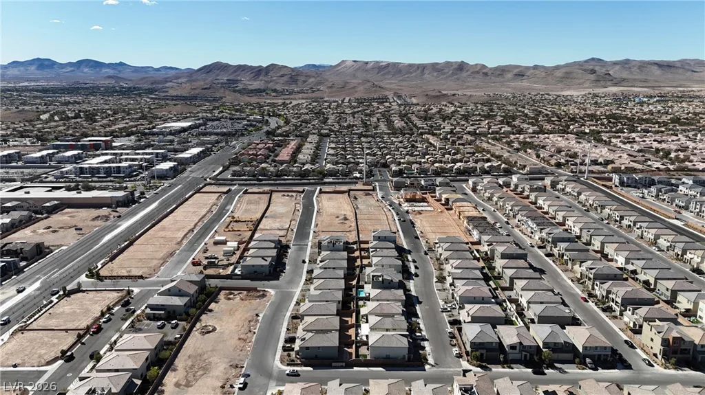 10122 Mystic Falls, Las Vegas, NV 89141
