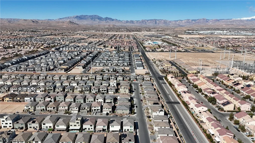 10122 Mystic Falls, Las Vegas, NV 89141