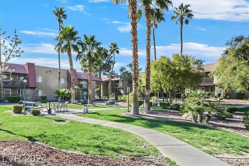5207 Indian River, Las Vegas, NV 89103