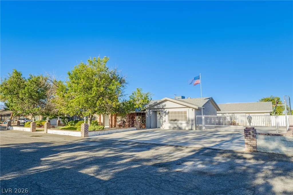 6050 Duncan, Las Vegas, NV 89108