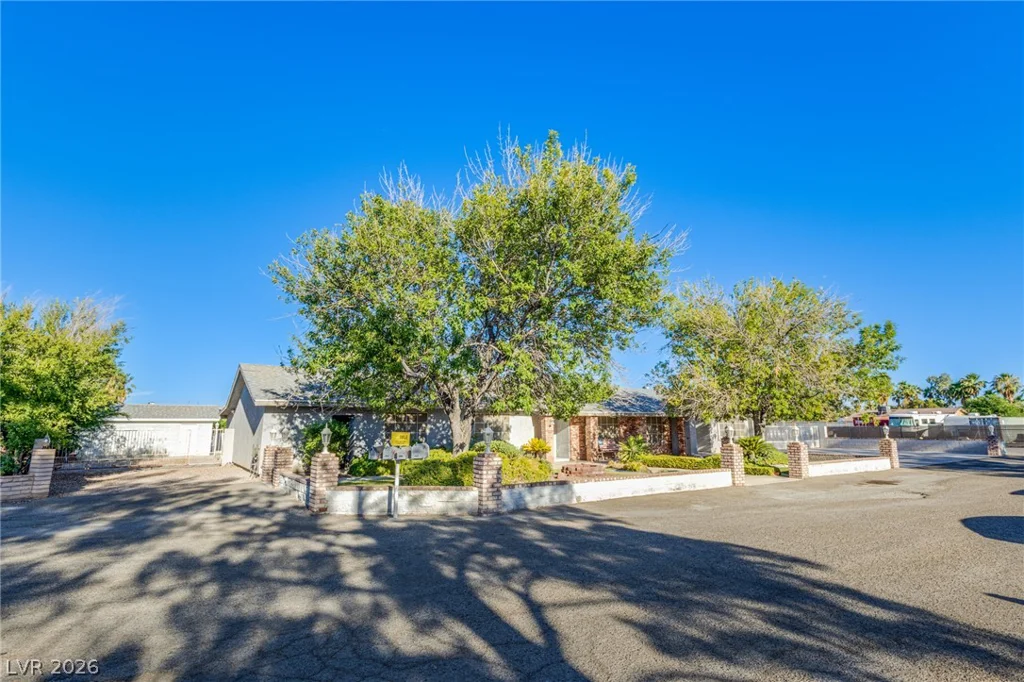 6050 Duncan, Las Vegas, NV 89108