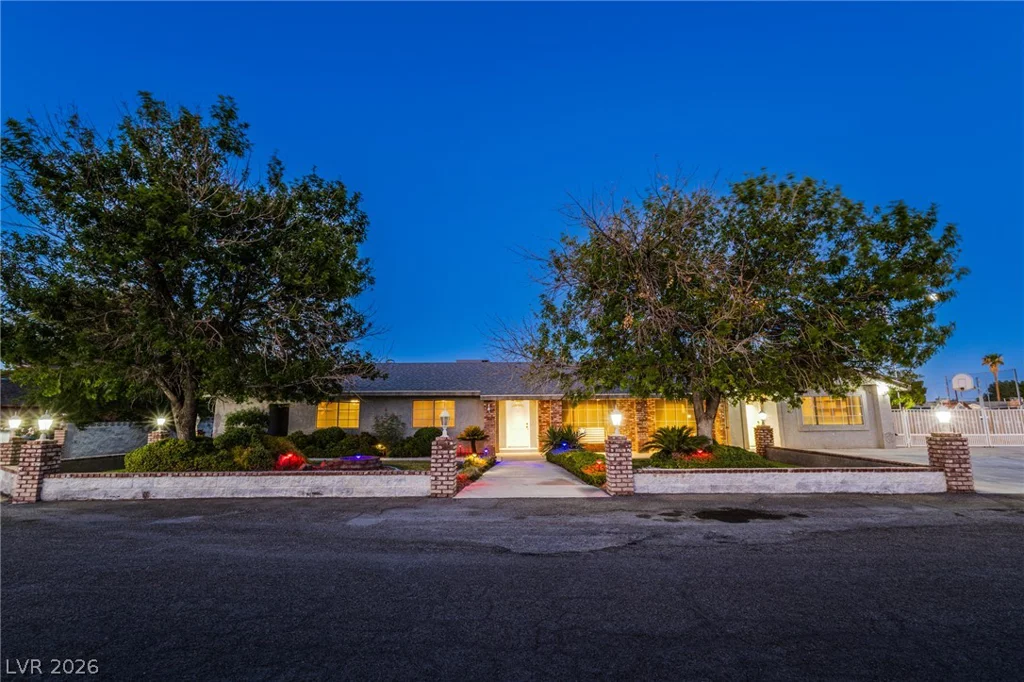 6050 Duncan, Las Vegas, NV 89108