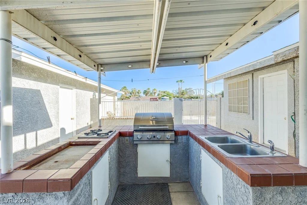 6050 Duncan, Las Vegas, NV 89108