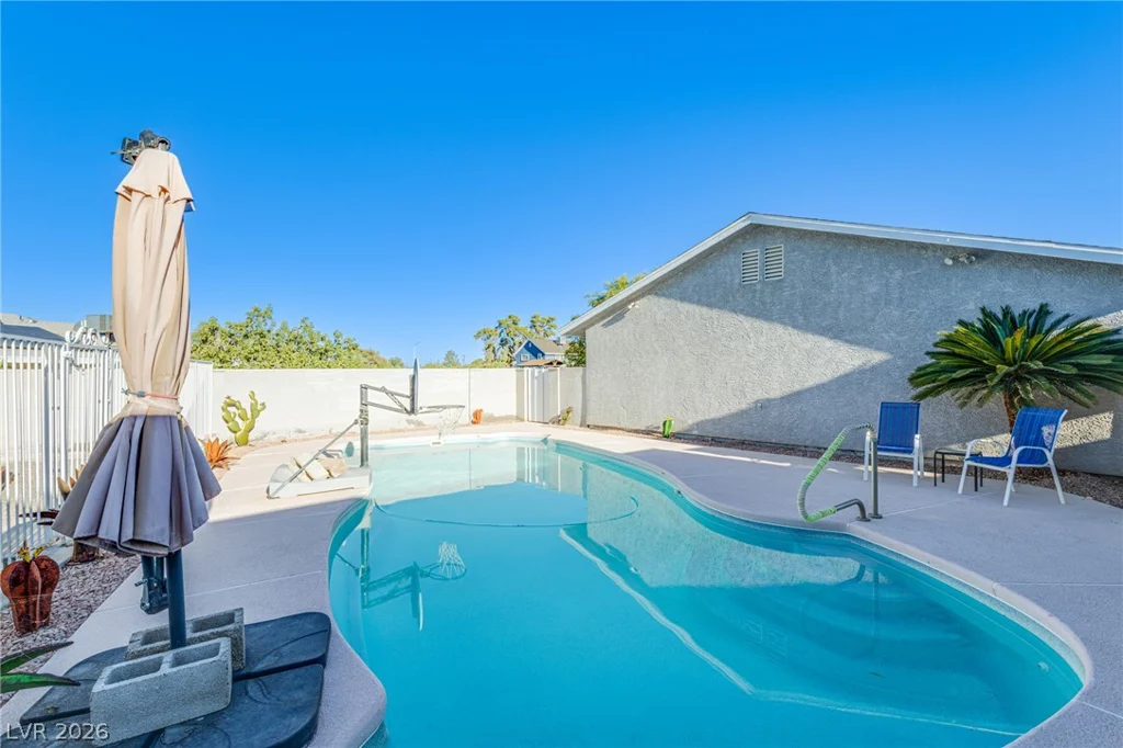 6050 Duncan, Las Vegas, NV 89108