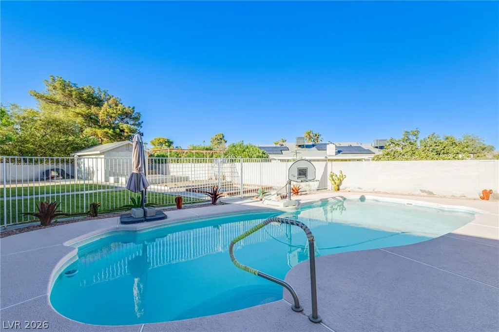 6050 Duncan, Las Vegas, NV 89108