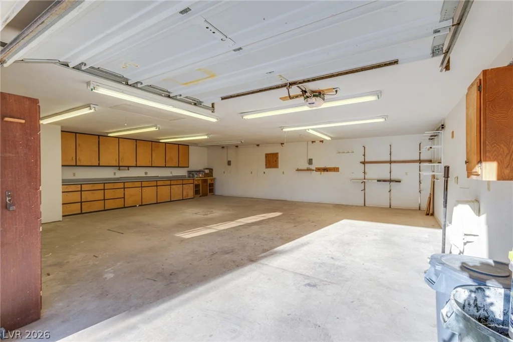 6050 Duncan, Las Vegas, NV 89108