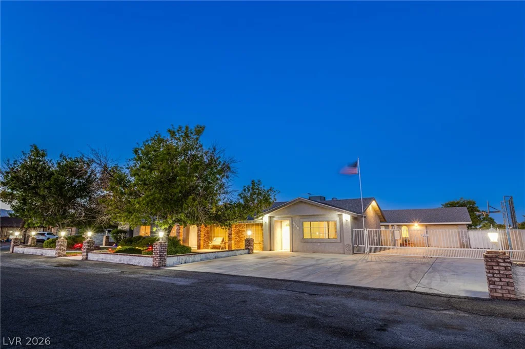 6050 Duncan, Las Vegas, NV 89108