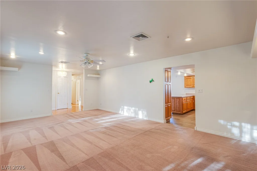 6050 Duncan, Las Vegas, NV 89108