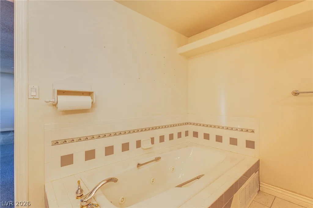 6050 Duncan, Las Vegas, NV 89108