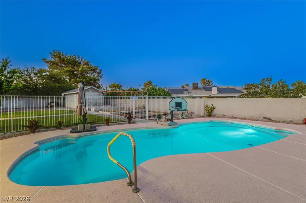 6050 Duncan, Las Vegas, NV 89108