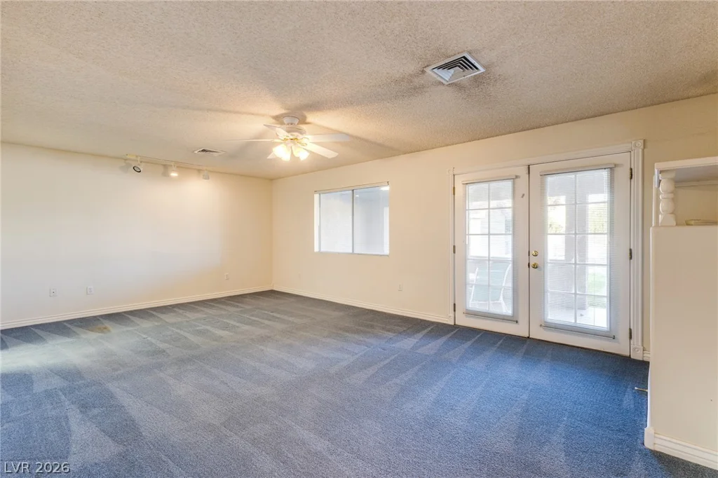 6050 Duncan, Las Vegas, NV 89108