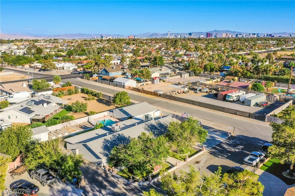 6050 Duncan, Las Vegas, NV 89108