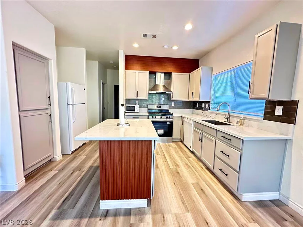 7849 Blue Brook, Las Vegas, NV 89147