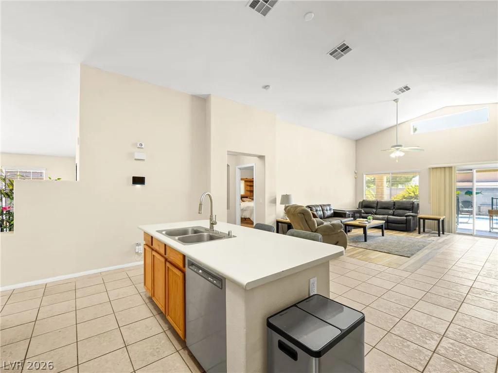 8404 Rustling Leaves, Las Vegas, NV 89143