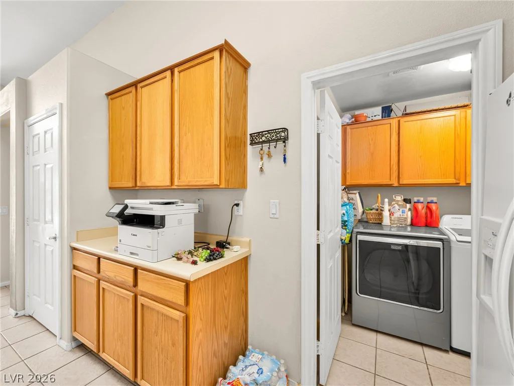 8404 Rustling Leaves, Las Vegas, NV 89143