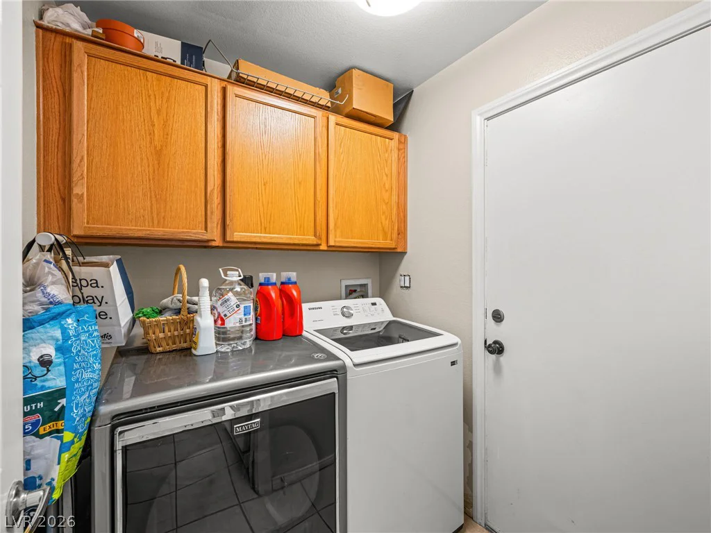 8404 Rustling Leaves, Las Vegas, NV 89143